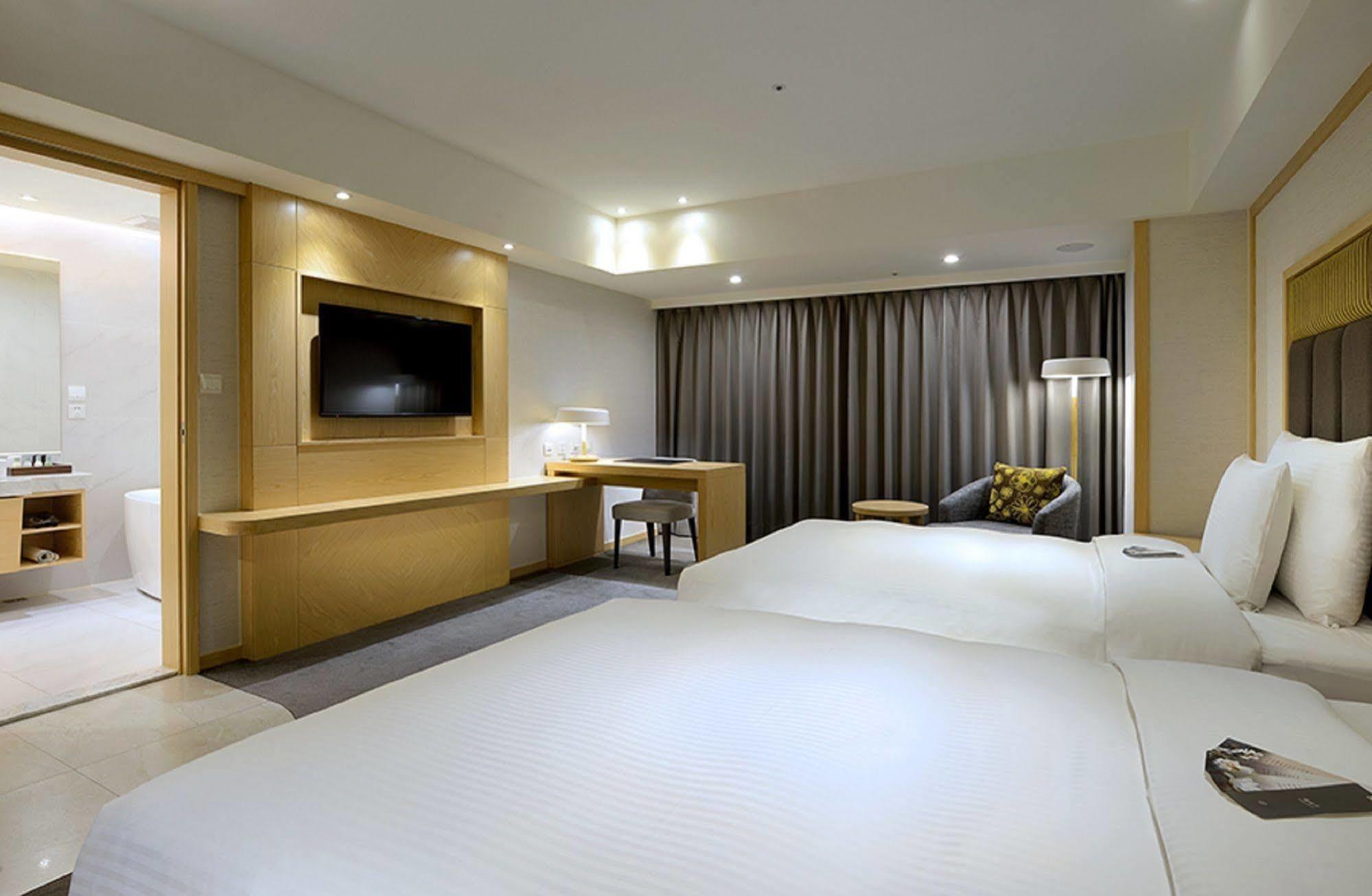 Sonnien Hotel Taipei Bagian luar foto